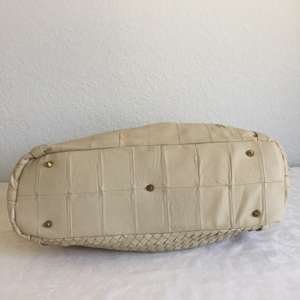 Ivory leather woven grommets bag - Picture 3 of 8